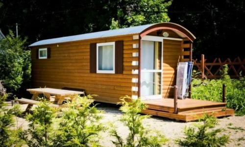 Urlaub in den Bergen Camping A la Rencontre du Soleil - Le Bourg d'Oisans - Draußen im Sommer