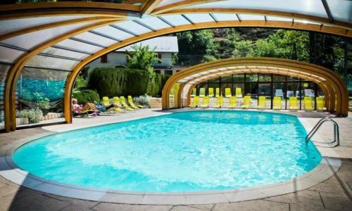 Urlaub in den Bergen Camping A la Rencontre du Soleil - Le Bourg d'Oisans - Draußen im Sommer