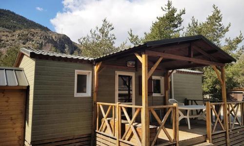 Vacaciones en montaña Chalet 3 piezas para 6 personas (Confort 33m²) - Camping Caravaneige L'Iscle de Prelles - Saint-Martin-de-Queyrières - Verano