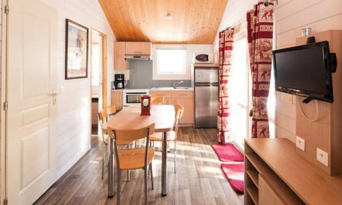 Vacaciones en montaña Chalet 3 piezas para 6 personas (Confort 28m²) - Camping Caravaneige L'Iscle de Prelles - Saint-Martin-de-Queyrières - Verano