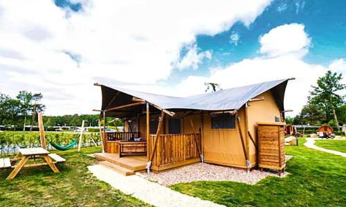 Urlaub in den Bergen 3-Zimmer-Appartment für 5 Personen (27m²) - Camping de Savel  - Mayres-Savel - Draußen im Sommer