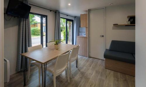 Vacances en montagne Mobil-Home 4 pièces 6 personnes (Prestige 20m²) - Camping de Vittel - Vittel - Extérieur été