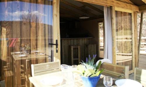 Urlaub in den Bergen 3 Zimmer Chalet für 5 Personen (32m²) - Camping Flower la Beaume - Esparron-de-Verdon - Draußen im Sommer