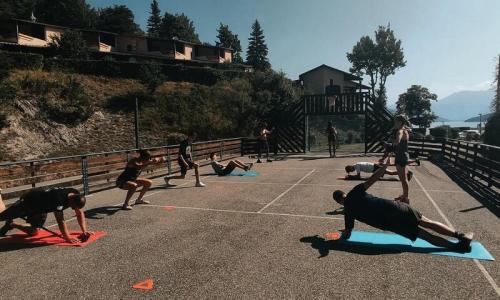 Vakantie in de bergen Camping l'Ecrin du Lac - Chorges - Buiten zomer