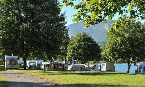 Urlaub in den Bergen Camping L'Île du Chéran - Ternélia - Lescheraines - Draußen im Sommer