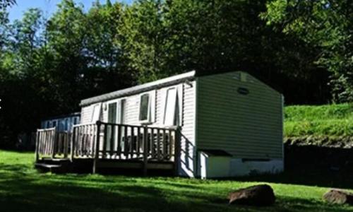 Wakacje w górach Mobil-home 3 pokojowy dla 4 osób (Confort 27m²) - Camping La Pène Blanche - Loudenvielle - Na zewnątrz latem