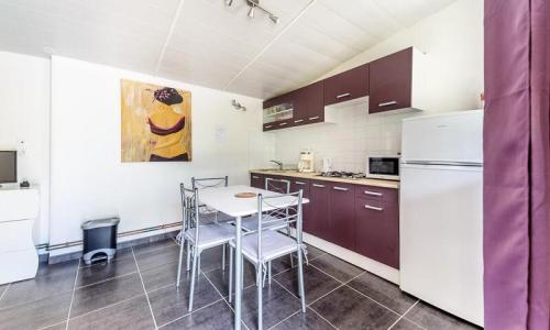 Urlaub in den Bergen 1 Zimmer Chalet für 2 Personen (25m²) - Camping Le Champ Long - La Salle-en-Beaumont - Draußen im Sommer