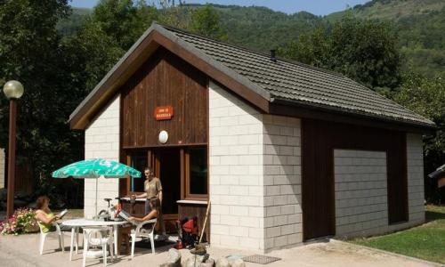 Vacanze in montagna Camping Le Pas de l'Ours - Aston - Esteriore estate