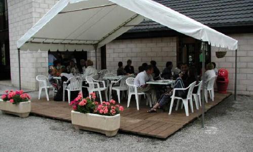 Vakantie in de bergen Camping Le Pas de l'Ours - Aston - Buiten zomer