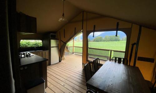 Vacaciones en montaña Apartamento 3 piezas para 5 personas (46m²) - Camping Les Fontaines - Lathuile - Verano