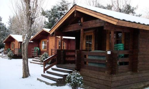 Vakantie in de bergen Chalet 3 kamers 4 personen (30m²) - Camping Les Jardins d'Estavar - Estavar - Buiten zomer