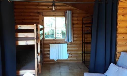 Urlaub in den Bergen 3 Zimmer Chalet für 4 Personen (31m²) - Camping Les Jardins d'Estavar - Estavar - Draußen im Sommer