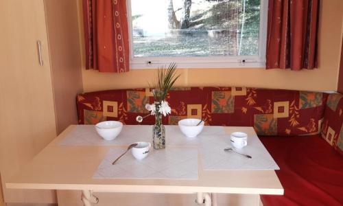 Holiday in mountain resort 3 room Mobil-Home 4 people (24m²) - Camping Les Jardins d'Estavar - Estavar - Summer outside