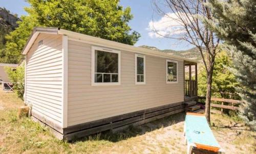 Holiday in mountain resort 3 room Mobil-Home 4 people (Confort 28m²) - Camping les Princes d'Orange - Orpierre - Summer outside