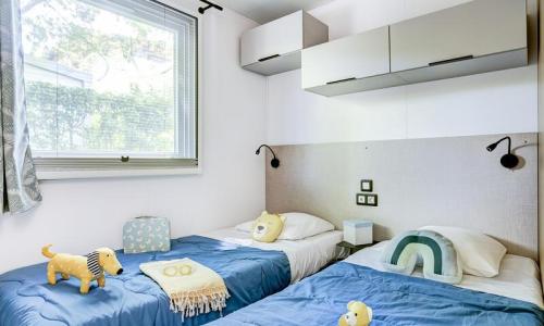 Urlaub in den Bergen 4-Zimmer-Mobilheim für 6 Personen (Confort 27m²) - Camping Romanée La Ferme de la Serraz - Doussard - Draußen im Sommer