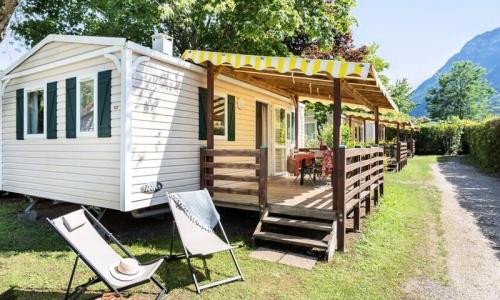 Holiday in mountain resort 3 room Mobil-Home 4 people (Confort 25m²) - Camping Romanée La Ferme de la Serraz - Doussard - Summer outside