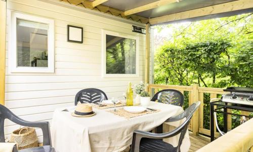 Vacanze in montagna Casa mobile 3 stanze per 4 persone (Confort 25m²) - Camping Romanée La Ferme de la Serraz - Doussard - Esteriore estate