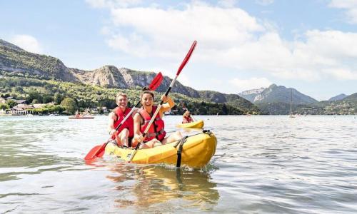 Urlaub in den Bergen Camping Sandaya la Nublière - Doussard - Draußen im Sommer