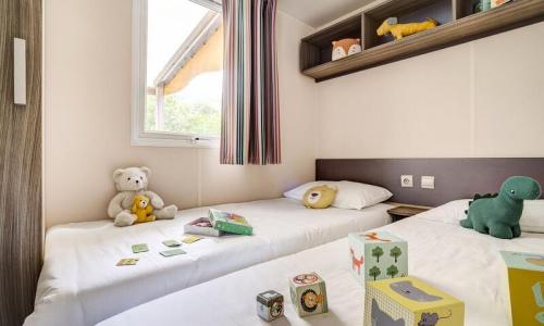 Urlaub in den Bergen 4-Zimmer-Mobilheim für 7 Personen (29m²) - Camping Sandaya la Nublière - Doussard - Draußen im Sommer