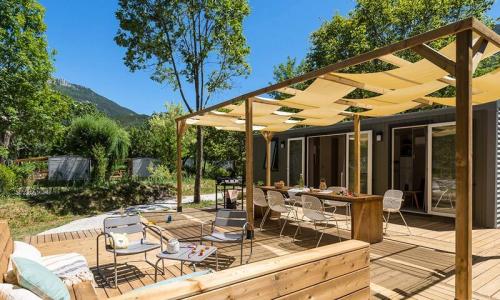 Urlaub in den Bergen 7-Zimmer-Mobilheim für 10 Personen (62m²) - Camping Sandaya le Domaine du Verdon - Castellane - Draußen im Sommer