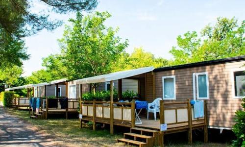 Holiday in mountain resort Camping Tikayan Saint Clair - Moustiers-Sainte-Marie - Summer outside