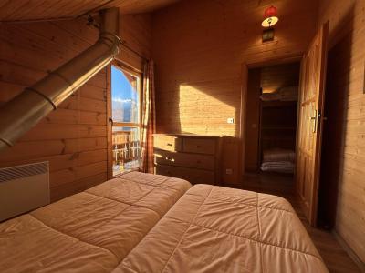 Holiday in mountain resort 4 room duplex chalet 8 people (JDL220-0022) - Chalet 4 pièces - La Joue du Loup - Bedroom