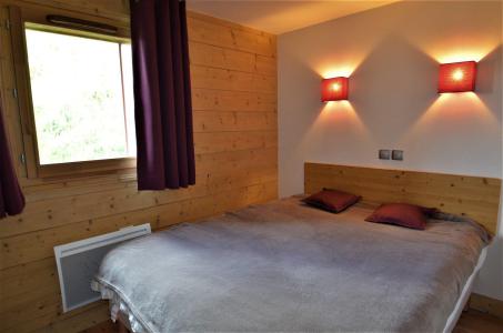 Holiday in mountain resort 4 room apartment cabin 5 people (1) - Chalet Adèle - Saint Martin de Belleville - Bedroom