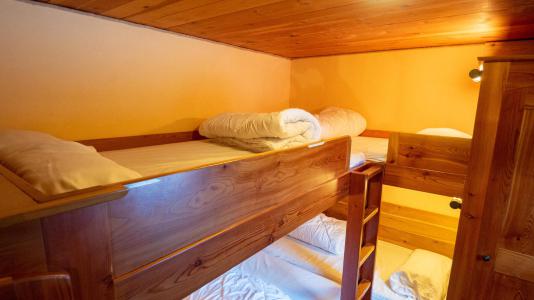 Holiday in mountain resort Chalet Albriet - Valfréjus - Bedroom