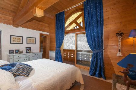 Holiday in mountain resort Chalet Altair - Méribel - Bedroom