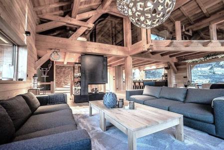 Holiday in mountain resort 14 room triplex chalet 15 people - CHALET ALTITUDE - Serre Chevalier - Accommodation