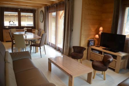 Holiday in mountain resort 5 room triplex chalet 10 people - Chalet Antoline - Le Grand Bornand - Living room