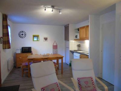 Holiday in mountain resort 2 room apartment 6 people (E2) - Chalet Arrondaz - Valfréjus - Living room