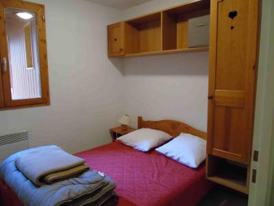 Holiday in mountain resort 3 room apartment cabin 6 people (G22) - Chalet Arrondaz - Valfréjus