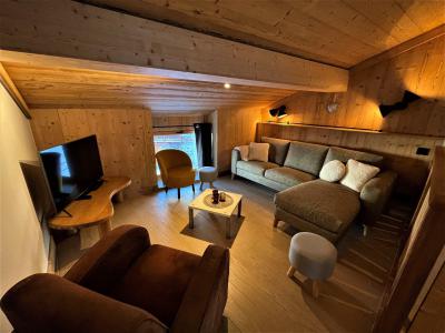Holiday in mountain resort 4 room triplex chalet 6 people (CHASTER) - Chalet Aster - Les Menuires - Living room