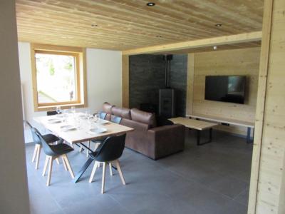 Holiday in mountain resort 3 room apartment 6 people - Chalet Authentique - Les Gets - Living room