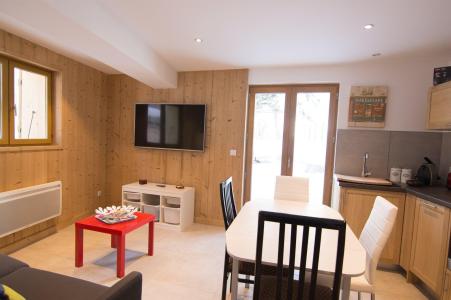 Holiday in mountain resort 2 room apartment 6 people (1) - Chalet Azur - Valloire - Living room