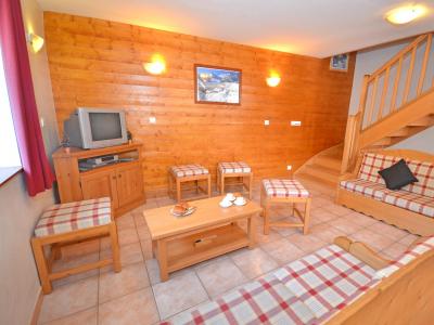 Holiday in mountain resort Chalet Balcon Cime de Caron - Les Menuires - Living room