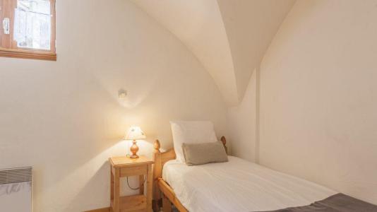Holiday in mountain resort 3 room apartment 4 people - Chalet Balcons Acacia - Saint Martin de Belleville - Bedroom