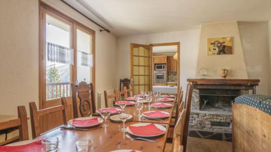 Vacanze in montagna Chalet su 3 piani 8 stanze per 14 persone - Chalet Balcons Acacia - Saint Martin de Belleville - Angolo pranzo