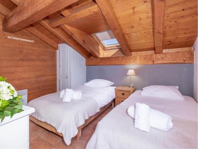 Holiday in mountain resort 9 room chalet 15 people - Chalet Bettaix Eden - Les Menuires - Bedroom