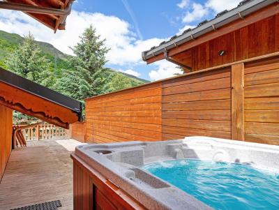 Vacaciones en montaña Chalet 8 piezas para 15 personas - Chalet Bettaix Rose - Les Menuires - Jacuzzi