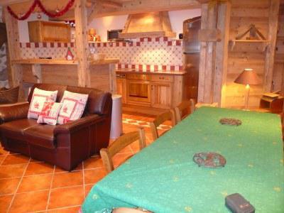 Holiday in mountain resort 4 room apartment 6 people (2) - Chalet Bon Vieux Temps - Le Grand Bornand - Table