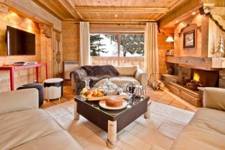 Holiday in mountain resort Chalet Brioche - Méribel - Fireplace