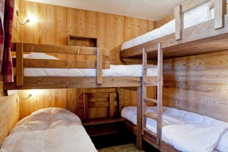Holiday in mountain resort 3 room duplex chalet 6 people - Chalet Carlina Extension - La Tania - Bedroom