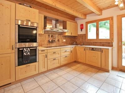 Holiday in mountain resort Chalet Charmille - La Tzoumaz - Open-plan kitchen
