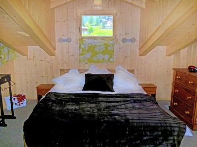 Holiday in mountain resort Chalet Chaud - La Tzoumaz - Bedroom