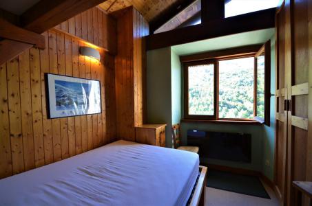 Holiday in mountain resort 2 room duplex apartment 2 people - Chalet Clochette - Les Menuires - Bedroom