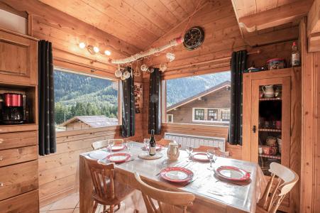 Holiday in mountain resort 4 room apartment 8 people - Chalet Clos des Etoiles - Chamonix - Living room