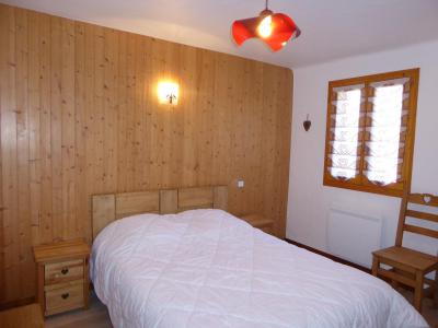 Holiday in mountain resort 4 room apartment 8 people (2) - Chalet Cristal - Champagny-en-Vanoise - Bedroom