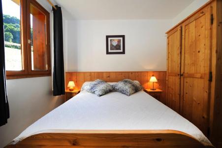 Holiday in mountain resort 6 room duplex apartment 13 people - Chalet Cristal - Les Menuires - Bedroom